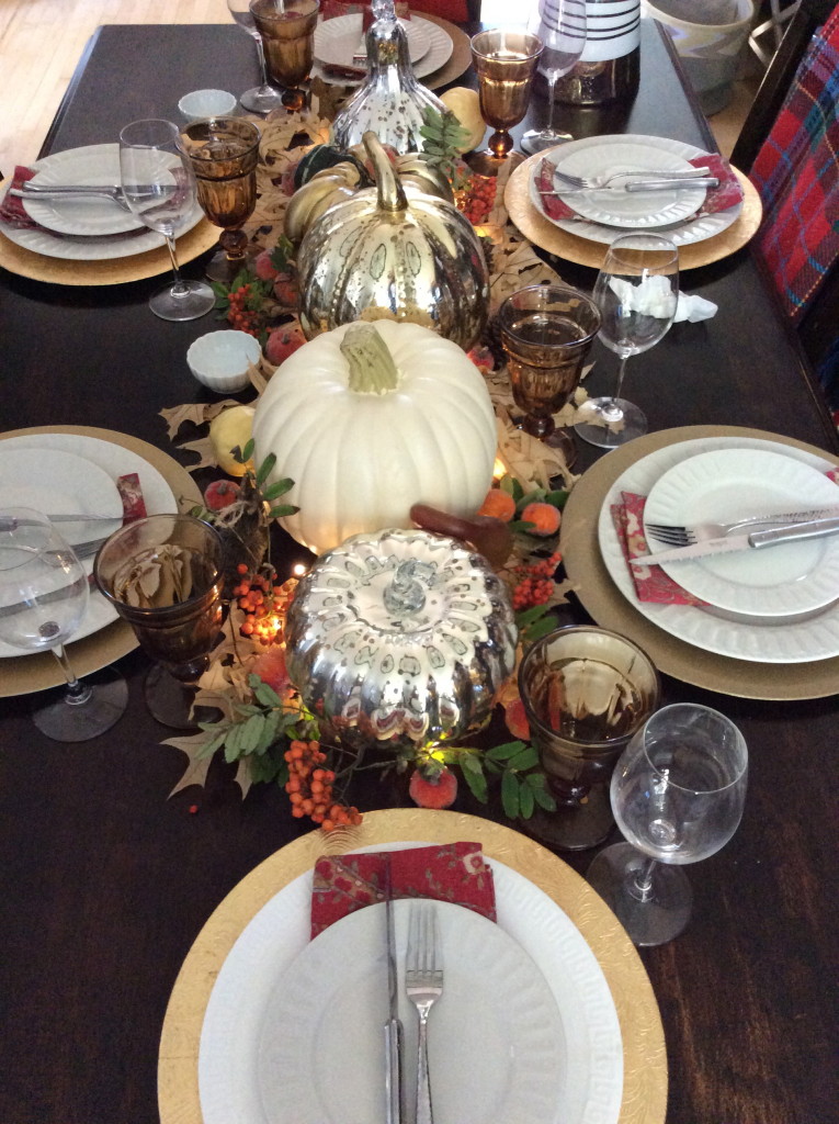 Thanksgiving Dinner Table Decor