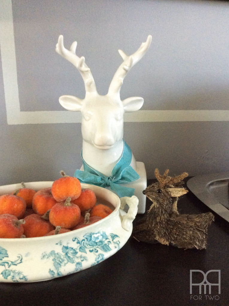 thanksgiving table decor with deer
