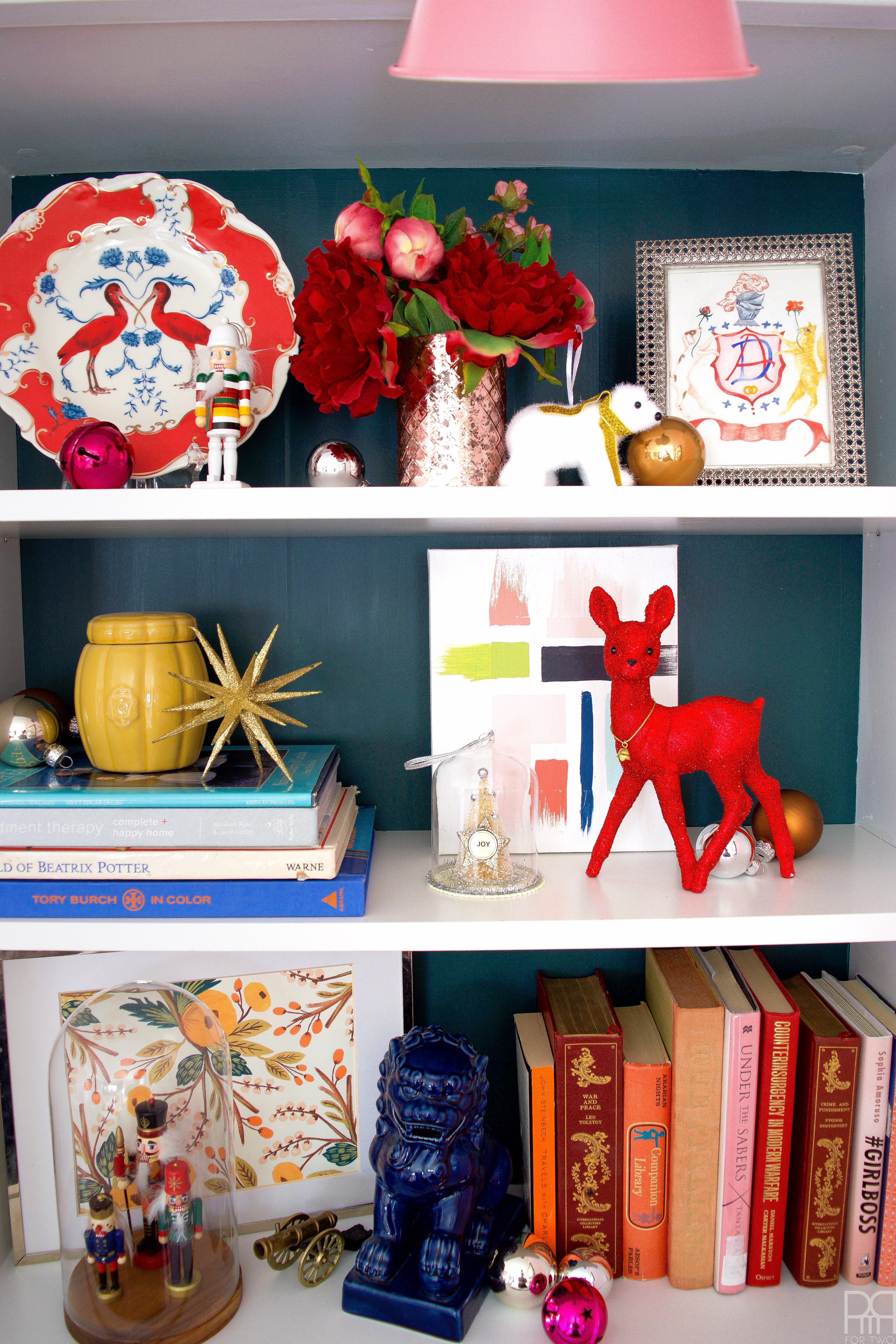 Creating a colourful & Eclectic Holiday Mantel is as easy with fresh greenery, florals and colourful baubles.