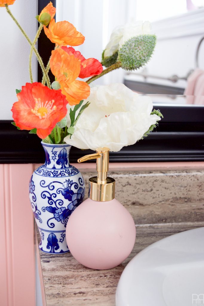 Tada! ✨ ???? ???? Renter Friendly Bathroom Reveal is here after a weekend of work. We've transformed our bathroom using renter-friendly upgrades and Behr Paint to create a colourful & eclectic space that I am proud to show off, heck, I might even host a party in there