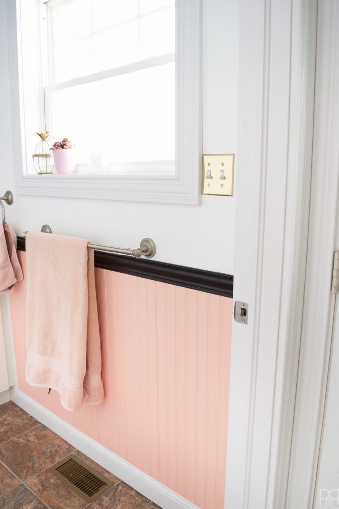 Tada! ✨ ???? ???? Renter Friendly Bathroom Reveal is here after a weekend of work. We've transformed our bathroom using renter-friendly upgrades and Behr Paint to create a colourful & eclectic space that I am proud to show off, heck, I might even host a party in there