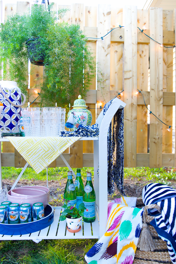 The Spring One Room Challenge 2017 is complete and our outdoor spaces have never looked so good! Come see what a Colourful & Bright Renter Backyard looks like in time for summer.