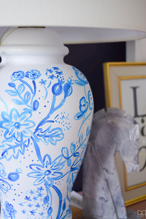 Painting your own chinoiserie pattern is easier than ever with my visual guide to chinoiserie florals in a few easy brush strokes.