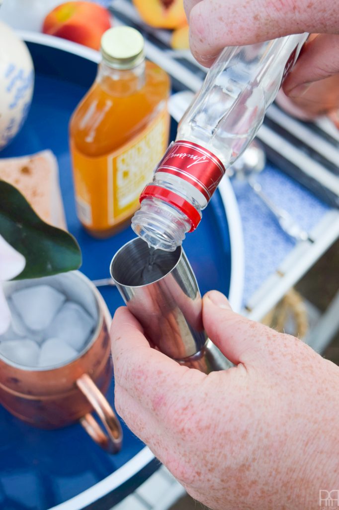 This summery spin on a winter classic - the moscow mule - is sure to impress. The Peach & Honey Ginger Moscow Mule is perfect for your next weekend shindig, especially while peaches are in season. Get yourself one STAT!