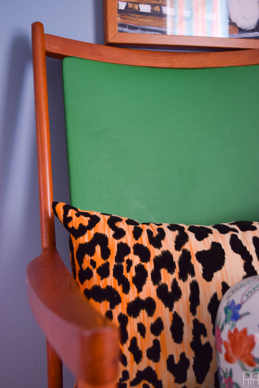 how to paint an upholstered chair using BEHR paint