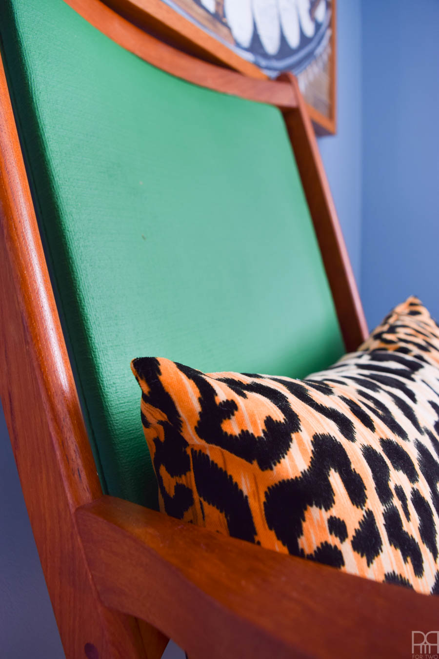 how to paint an upholstered chair using BEHR paint