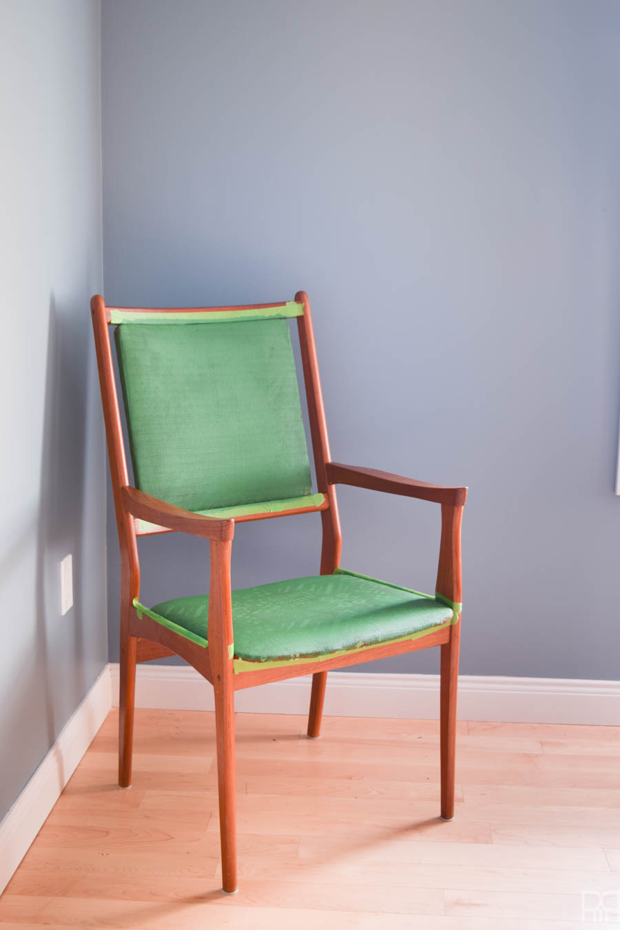 how to paint an upholstered chair using BEHR paint