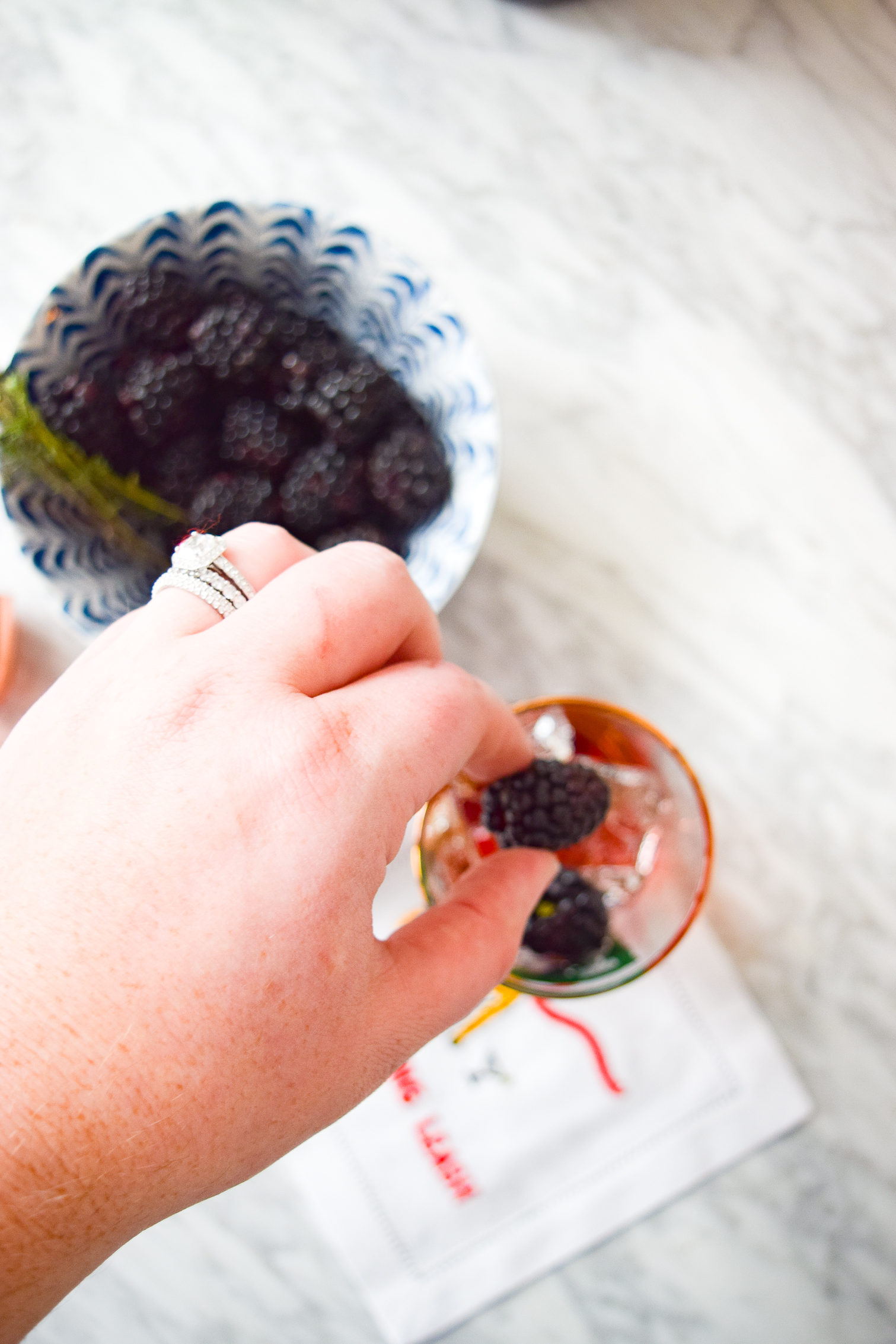 Make yourself a Blackberry & Rosemary Pimms Cup to start you happy hour in style! Their the perfect weekend sip or brunch cocktail. So fresh and tasty!
