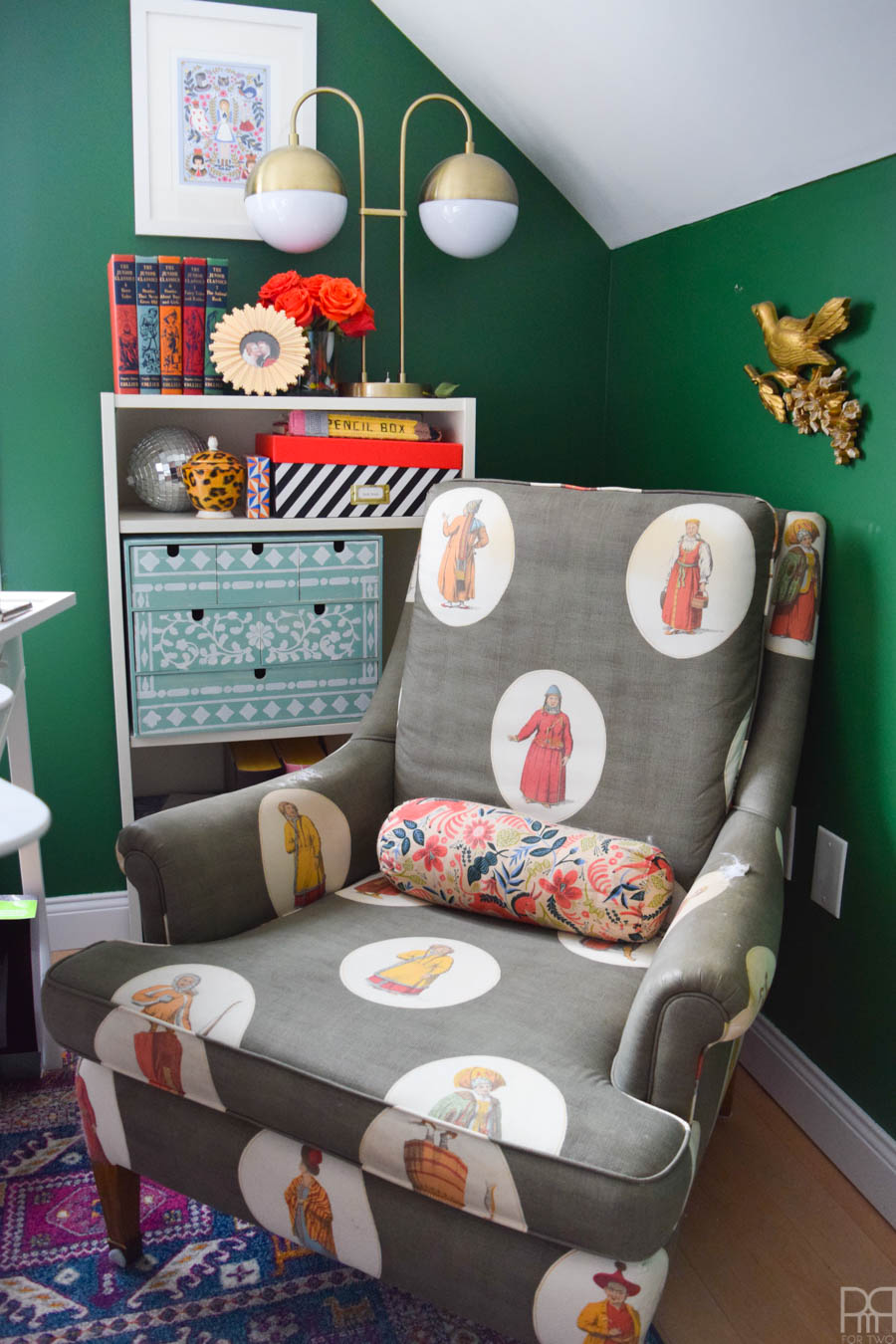 A Bone Inlay IKEA Moppe is your stencil & organization loving dream come true. Use fun colours from DecoArt's line of paints to create a one of a kind piece that will stand-out in any setting.