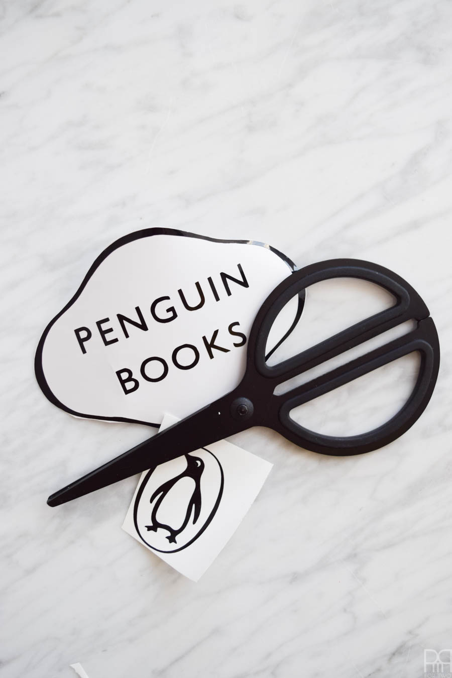 Bring bold colour & your literary favourites to your home using using your acrylics and Cricut vinyl to create DIY Penguin Classics Book Cover Art.