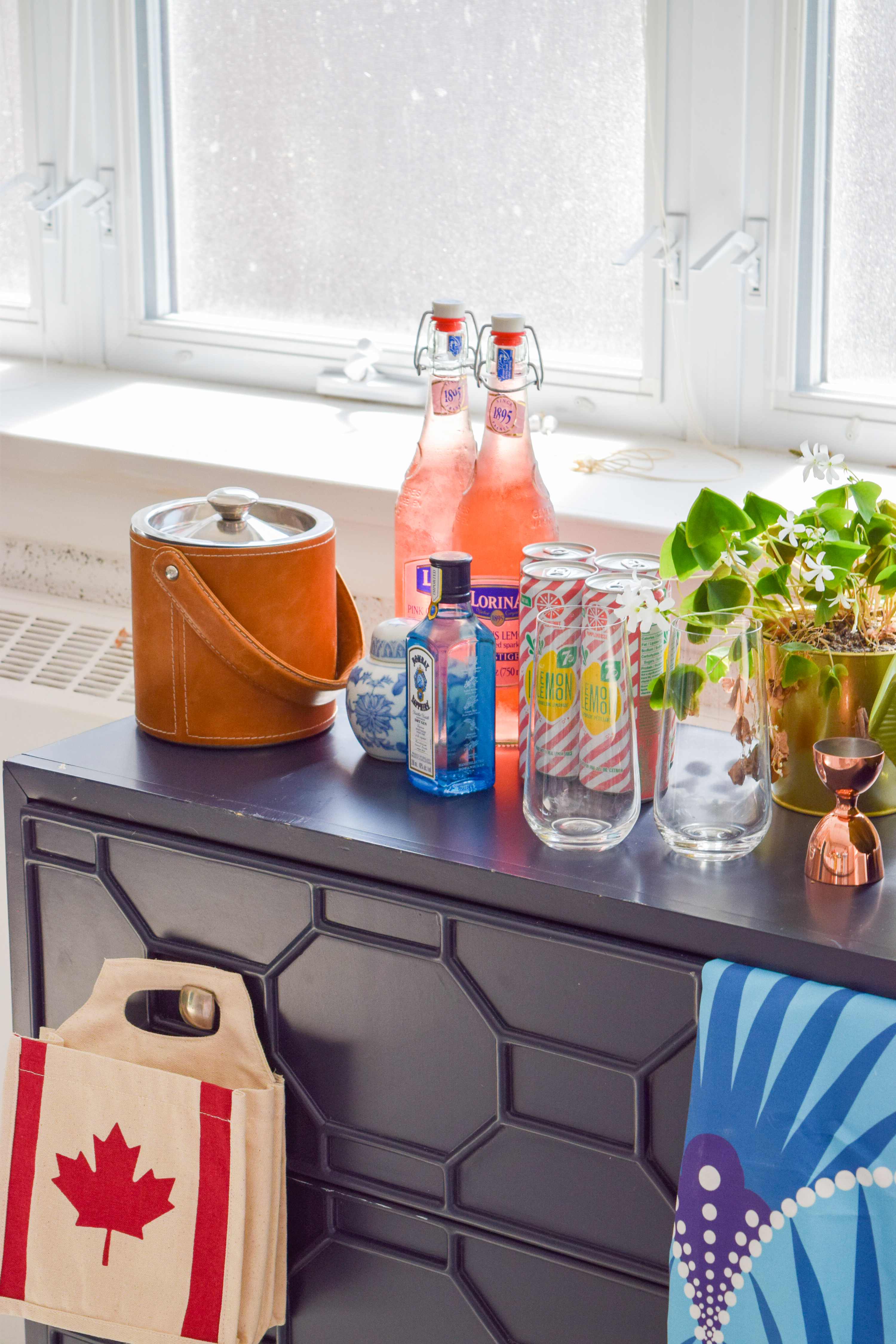 A patriotic Canada Day Blue & Floral Tablescape, that bristles with personality. Bold colours, great patterns, and traditional touches make it personal. I capped it off with Homesense finds, and Roostery linens. Grab some for yourself!