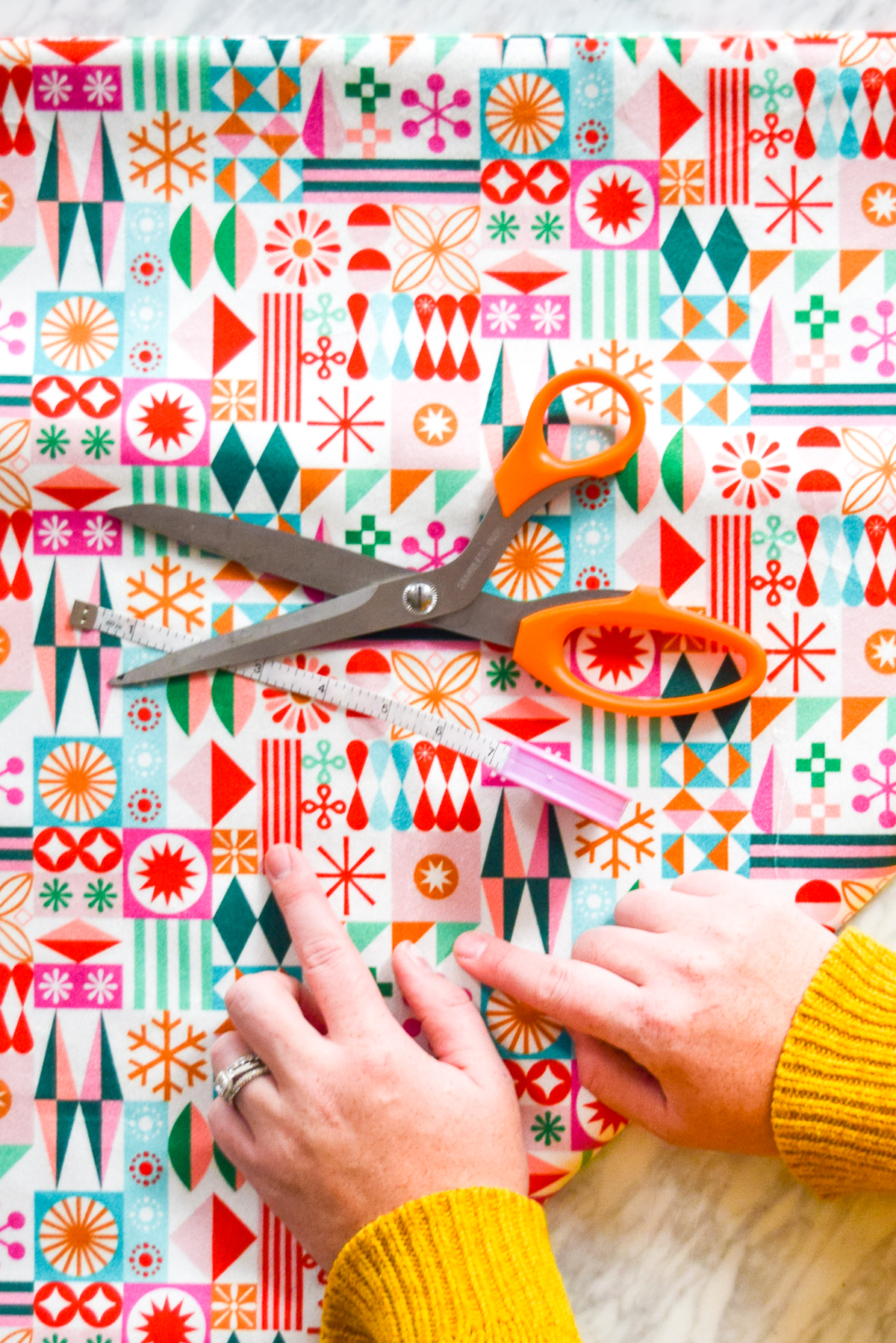 Have you ever wondered how to sew a Christmas tree skirt? It's super easy. This tutorial is for you, if you're not impressed with the what's in stores. All you need is 2yrds of velvet fabric from Spoonflower. #christmastreeskirt #treeskirt