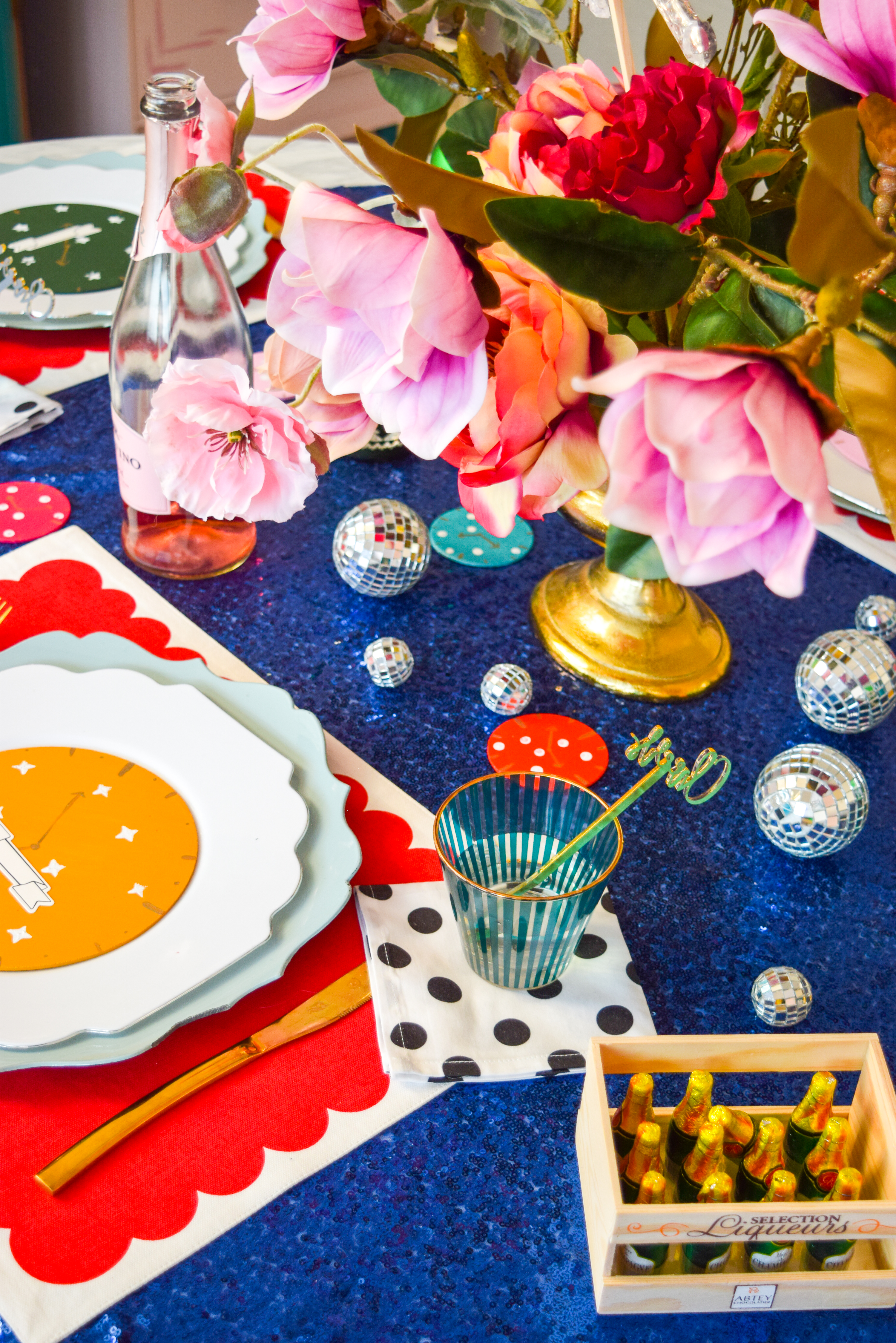  For my Kate Spade New Years Eve Tablescape you bet I went glitzy and colourful, and invited an inflatable flamingo in a Santa hat. Come see what else is shaking!