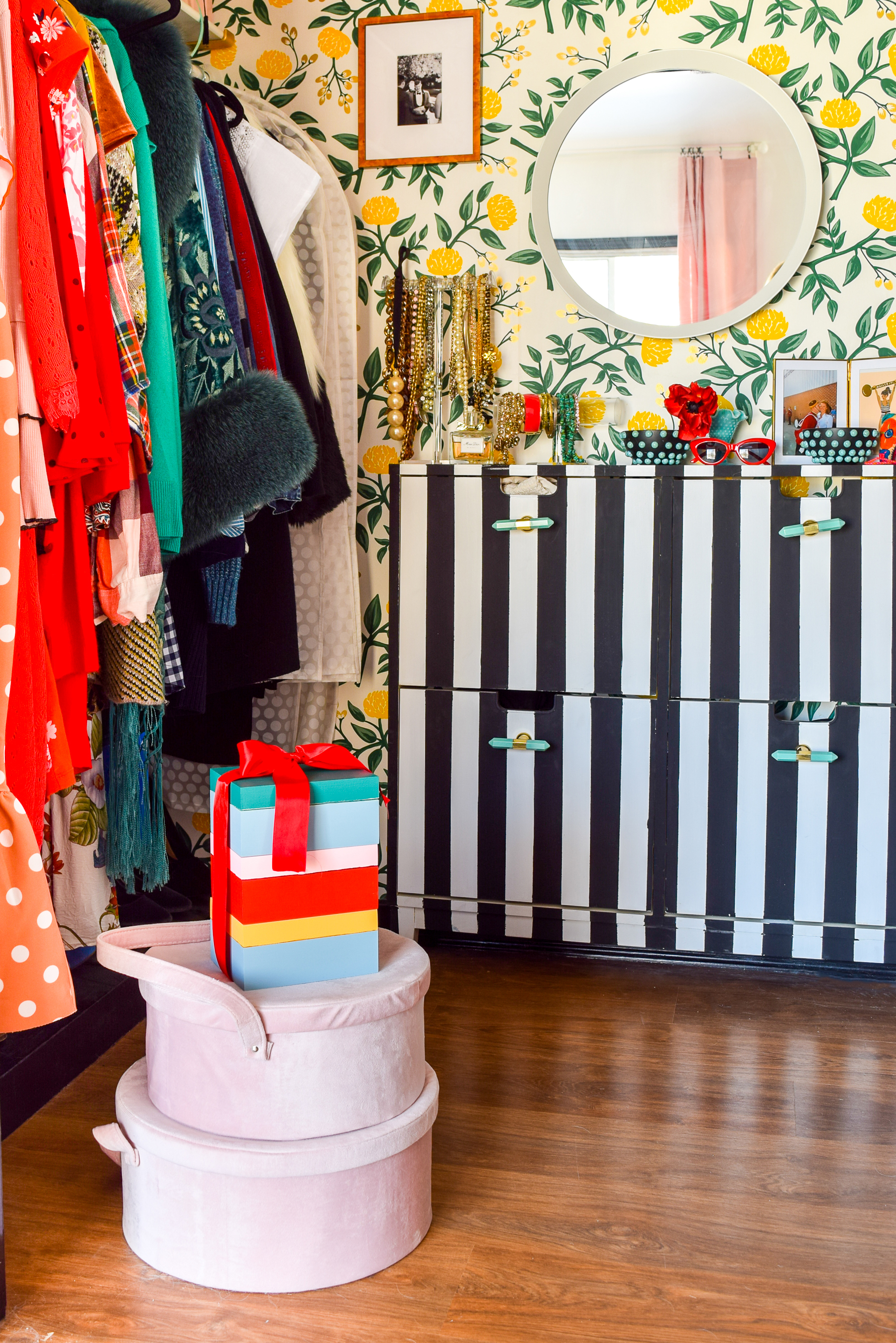 DIY Colour Blocked Jewelry Boxes made with Basswood boxes from Walnut Hollow, are just what you need to store all your bangles, baubles, beads and more!