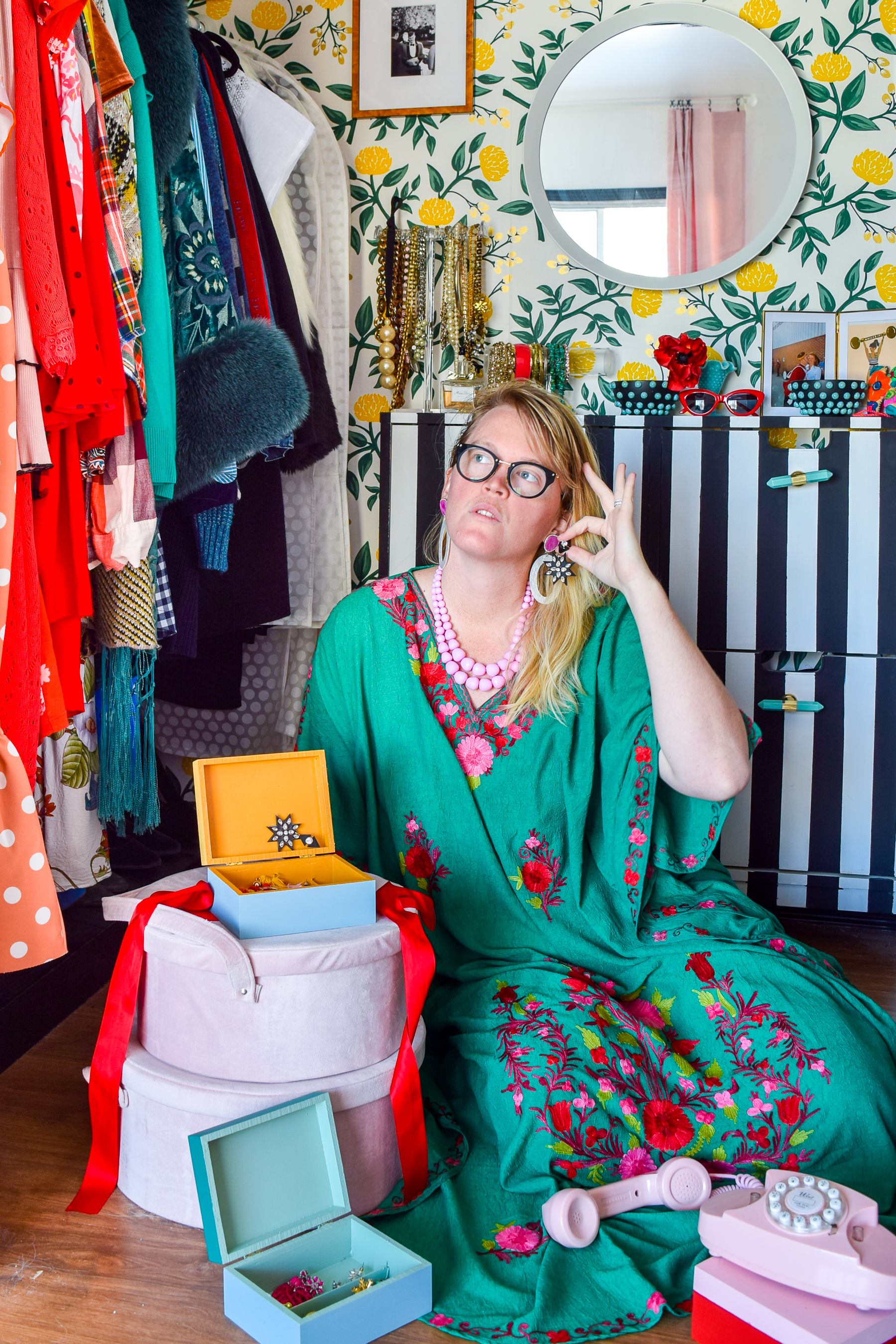 DIY Colour Blocked Jewelry Boxes made with Basswood boxes from Walnut Hollow, are just what you need to store all your bangles, baubles, beads and more!