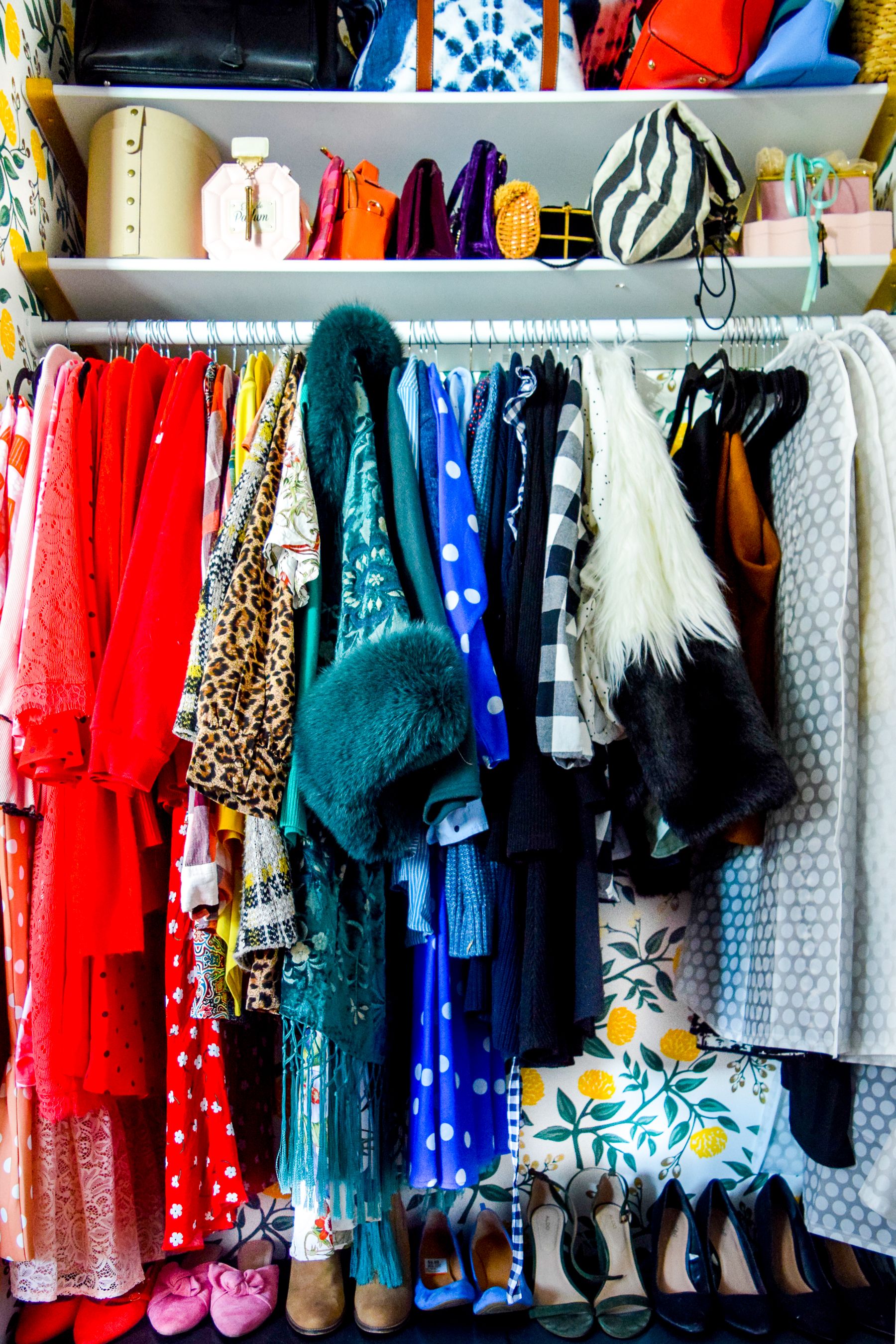 A Floral Glam Master Closet is something we all need, especially when it comes with gold shelf brackets from Crates & Pallet that look oh-so-chic.