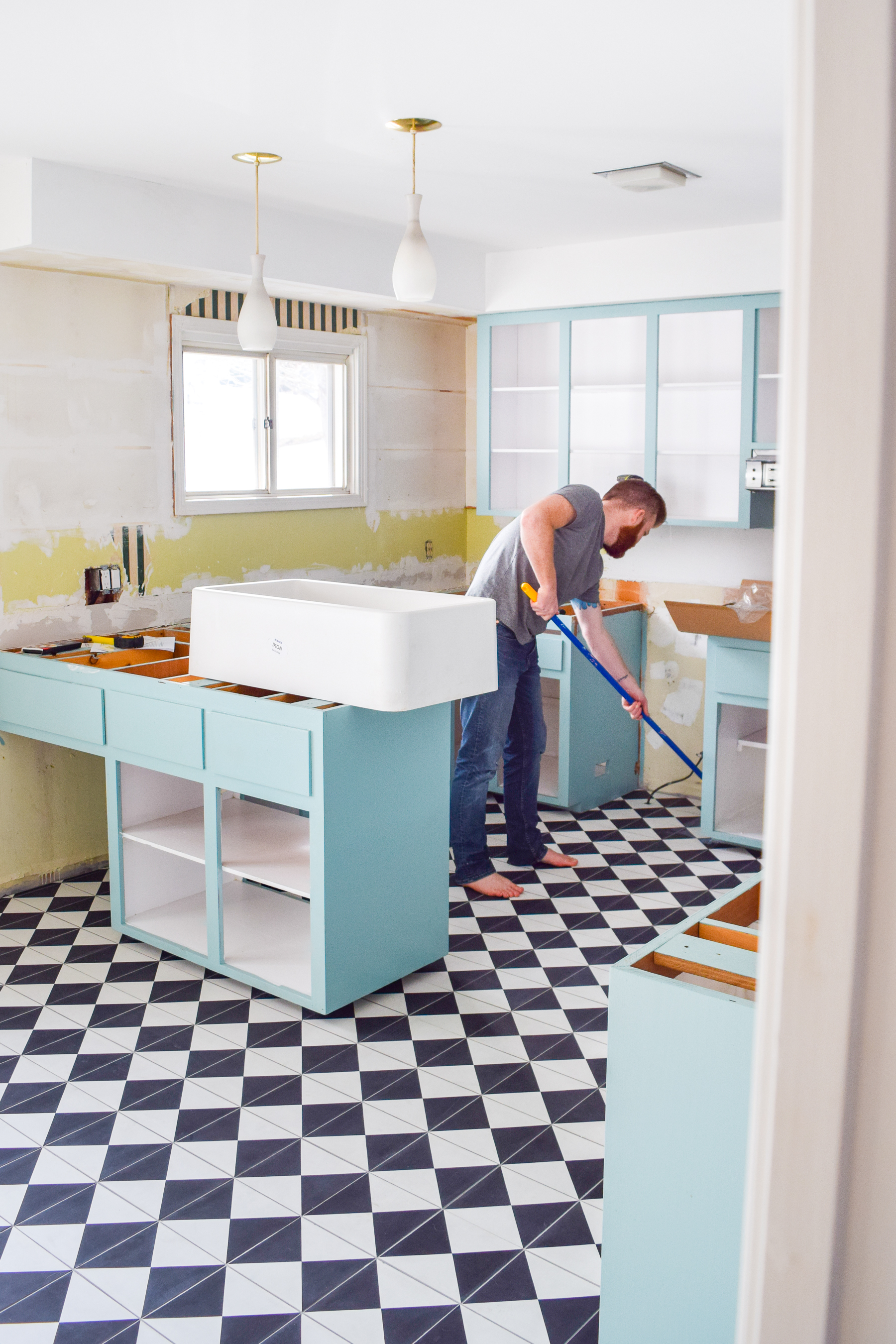 Choosing a retro kitchen floor tile is easy when you go with a cement tile! Villa Lagoon Tile has got an amazing selection, and they're so durable.