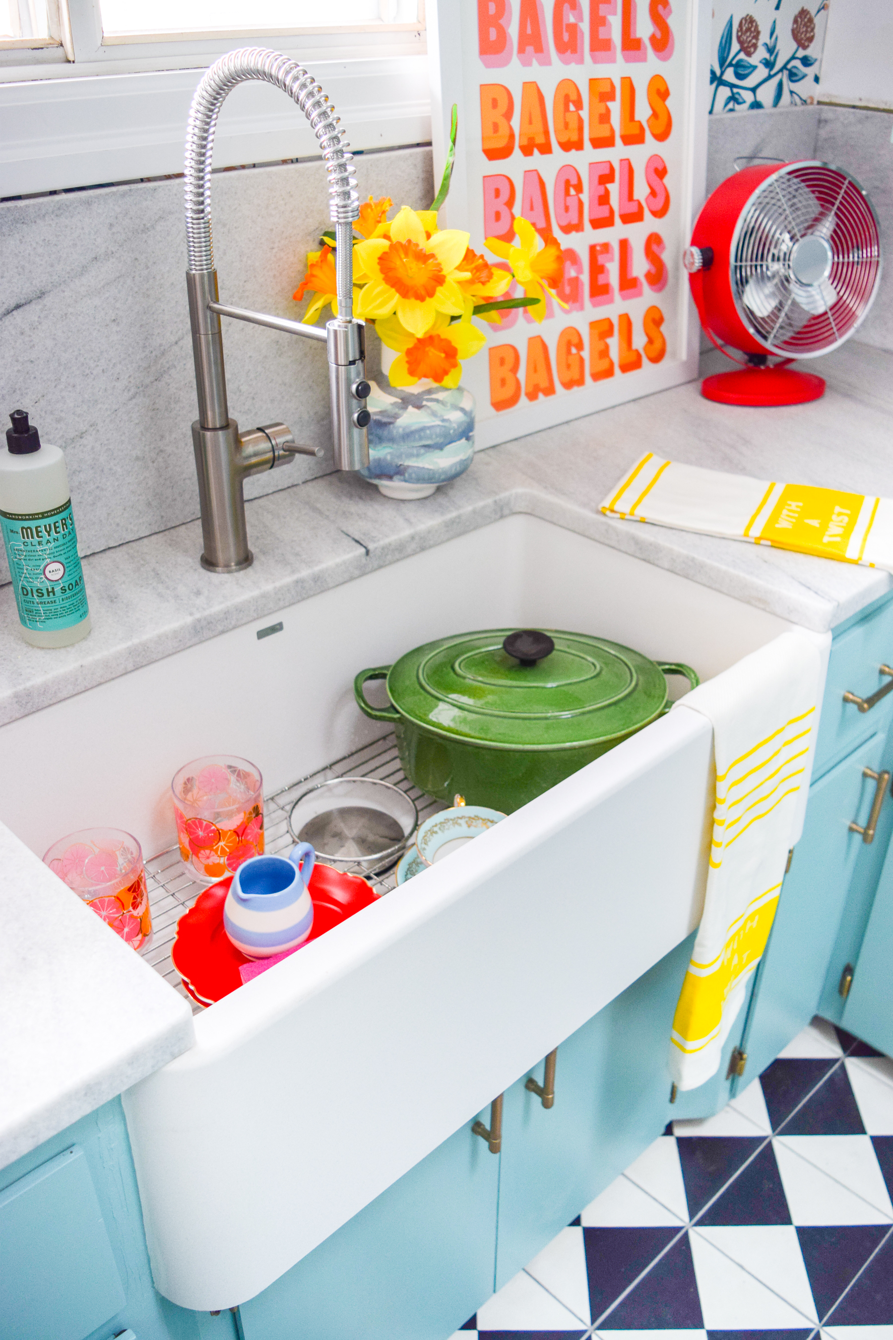 Choosing a retro kitchen sink for a modern retro kitchen is easier than you'd think, if you're looking in the right place! Come see where we got ours.