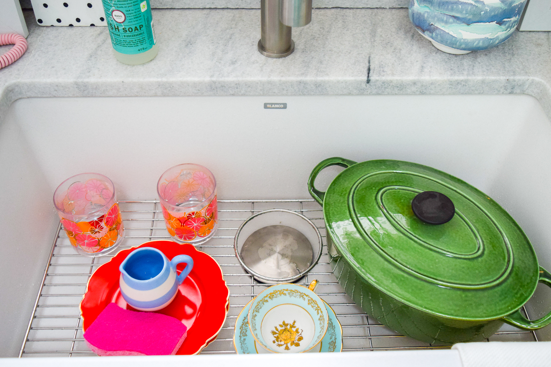 Choosing a retro kitchen sink for a modern retro kitchen is easier than you'd think, if you're looking in the right place! Come see where we got ours.