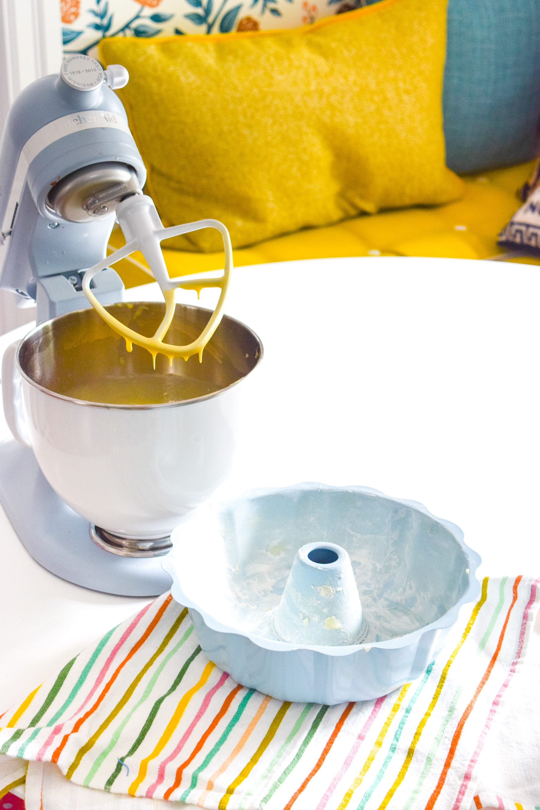 A Whiskey Banana Cream Bundt Cake is easier to make than you'd think (cake mix + Jackson Morgan Banana Pudding Cream), and tastes like creamy banana pudding goodness. 