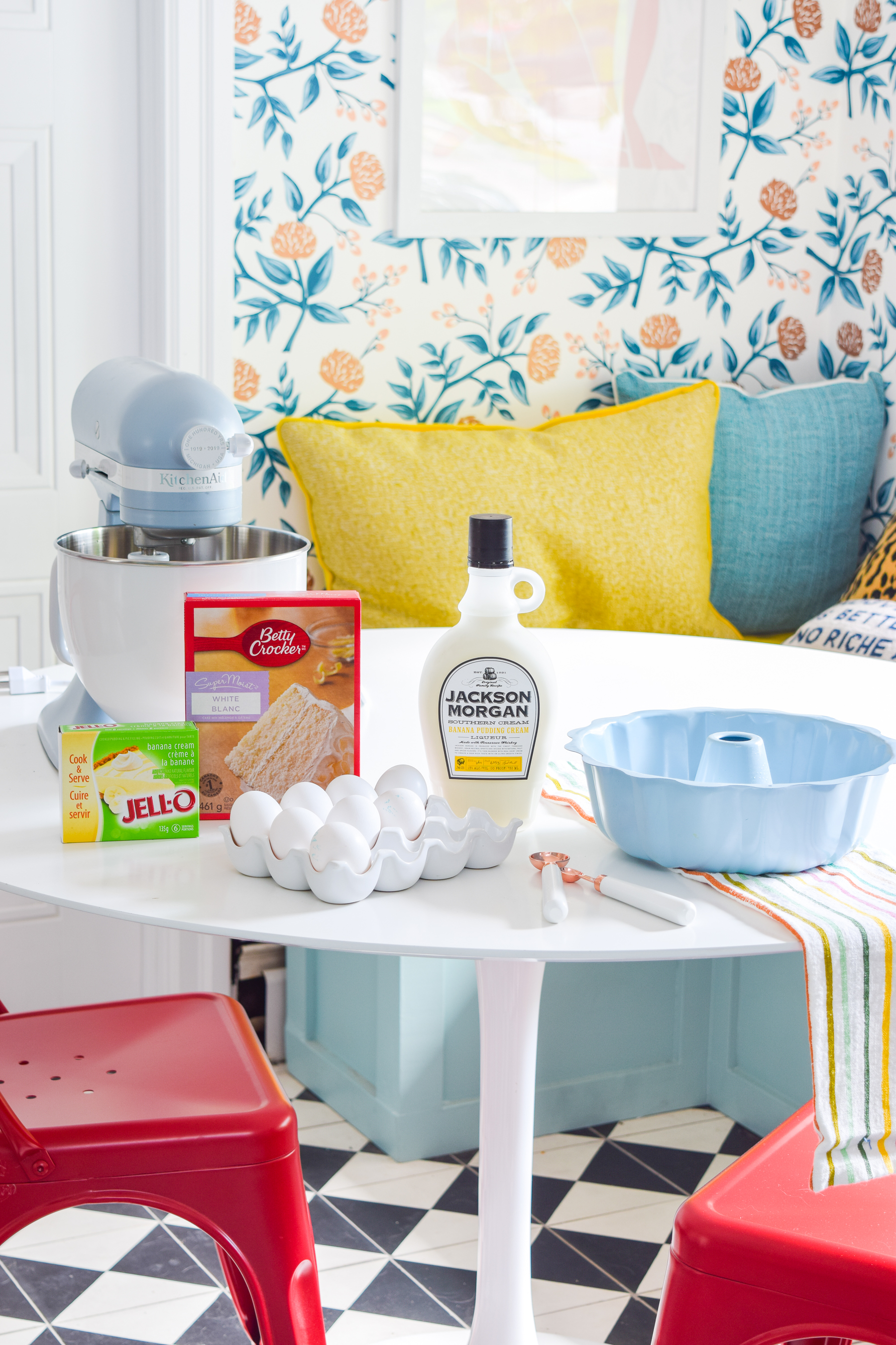 A Whiskey Banana Cream Bundt Cake is easier to make than you'd think (cake mix + Jackson Morgan Banana Pudding Cream), and tastes like creamy banana pudding goodness. 