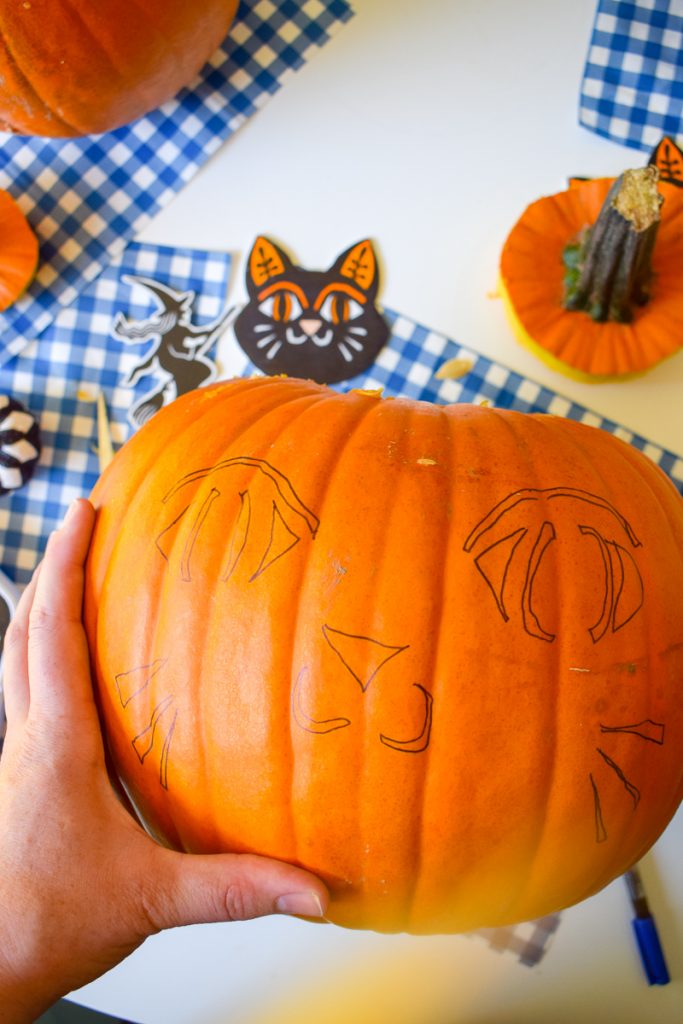 How to Make a Stacked Pumpkin Topiary • PMQ for two