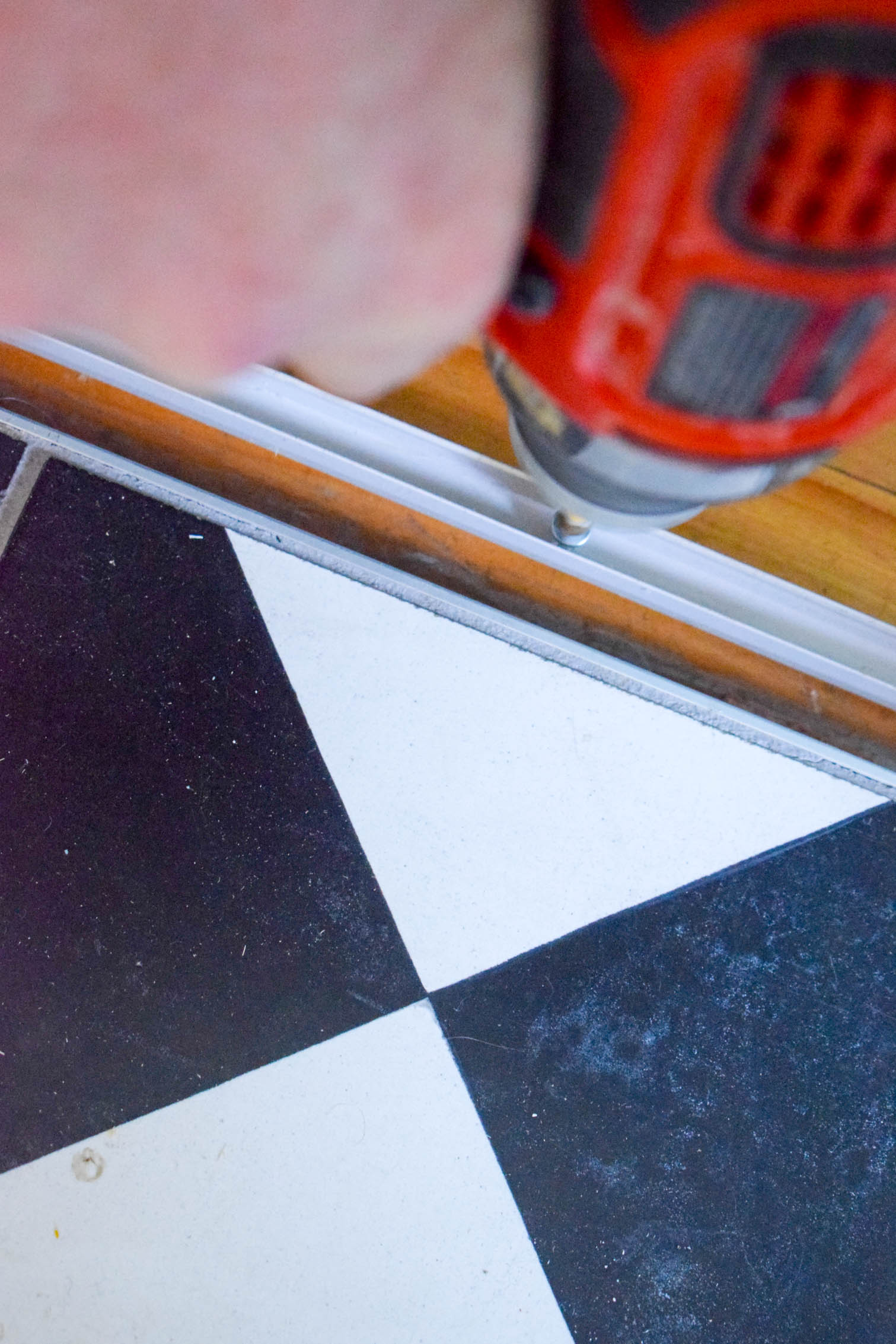 Ever wondered how to install laminate flooring? Using our Golden Select Laminate flooring (in sandstone), we walk you through the process in our dining room.