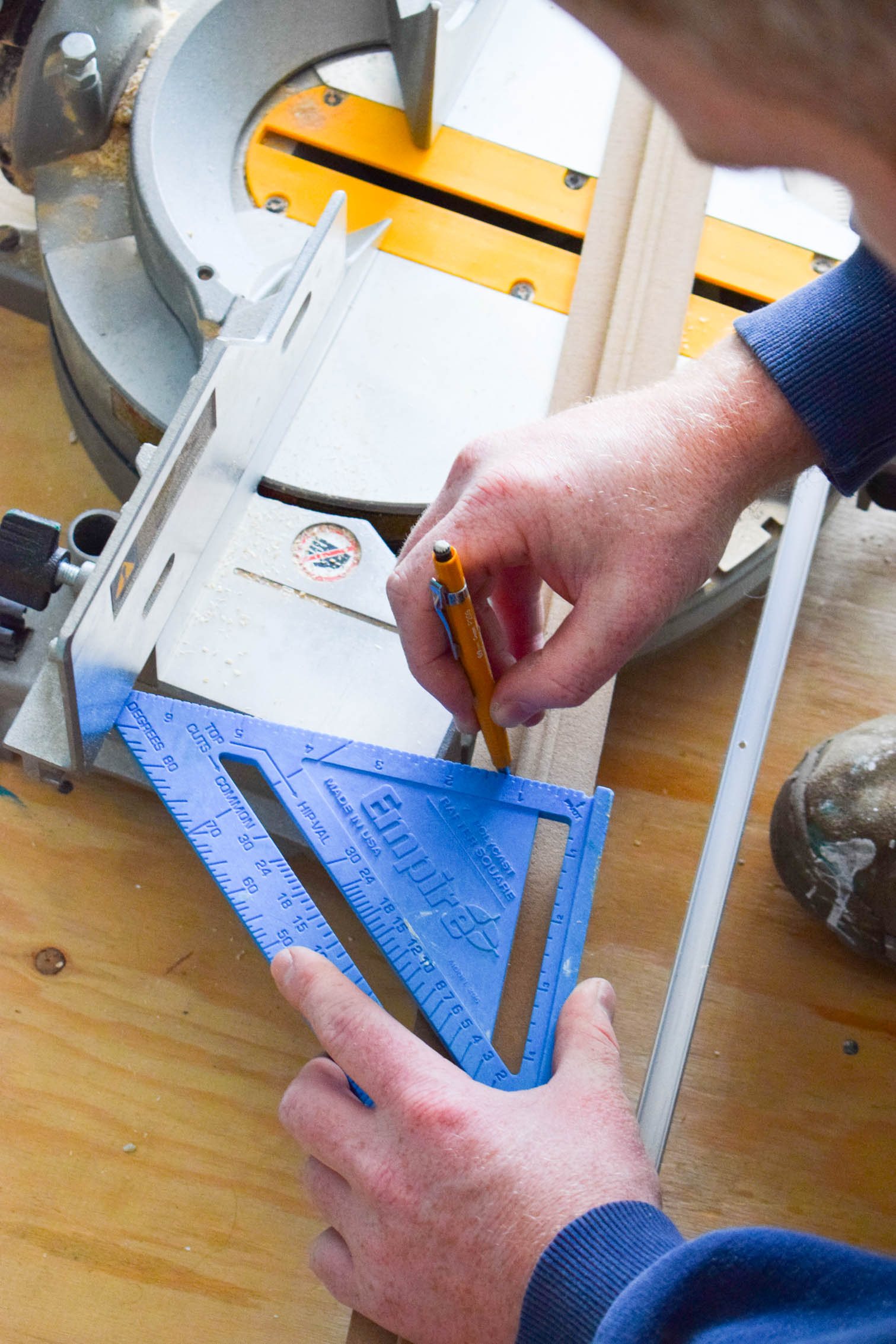 Ever wondered how to install laminate flooring? Using our Golden Select Laminate flooring (in sandstone), we walk you through the process in our dining room.