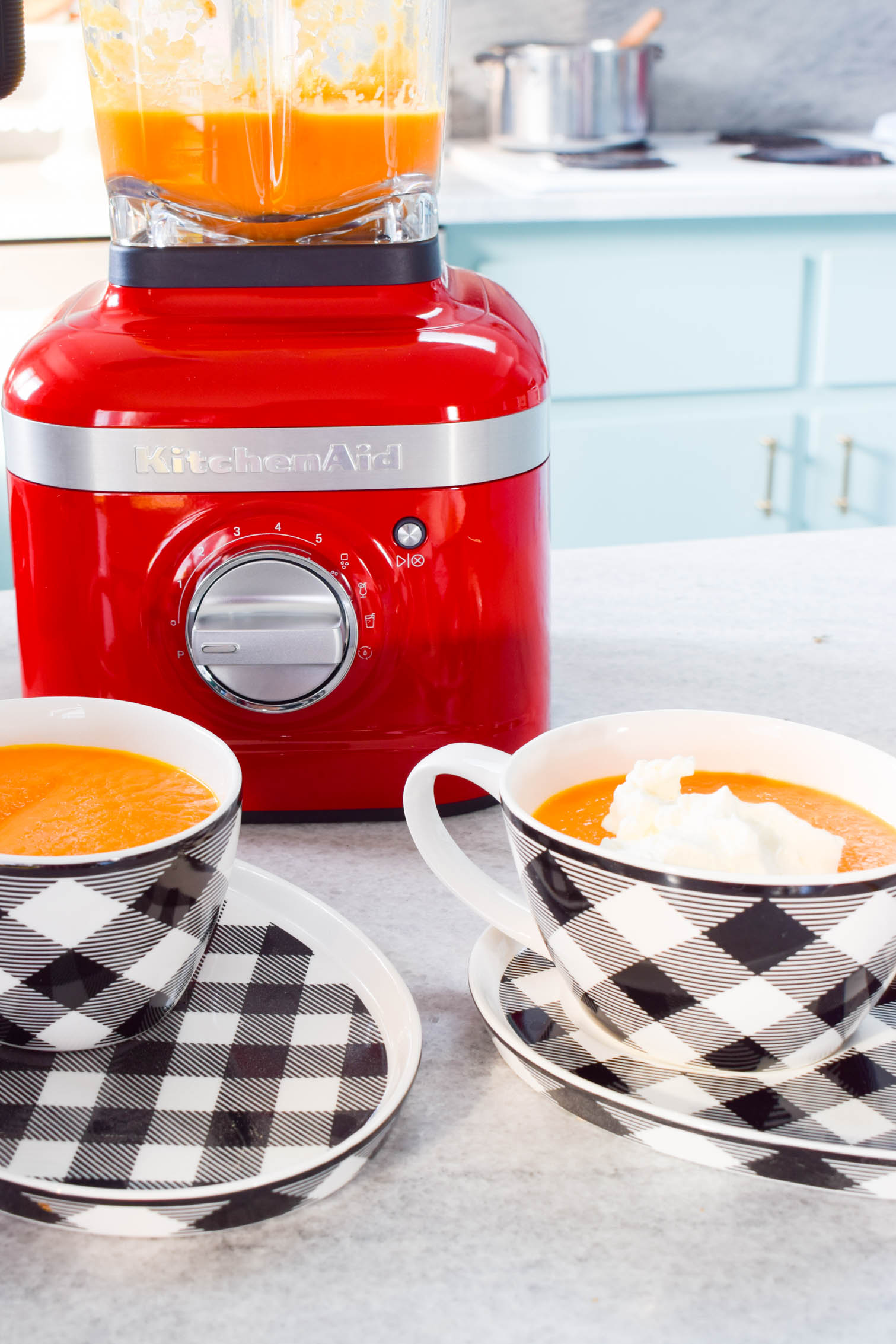 Whip up a tasty, hearty, and delicious carrot and ginger soup. Add whipped cream for an extra texture, and enjoy on a cold fall day. Your KitchenAid K400 Blender makes it an easy job.