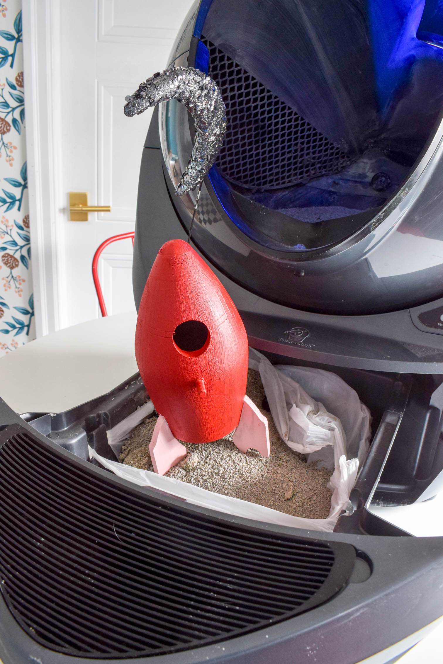 A self-cleaning litter box doesn't have to be a thing of the future. We love our Litter Robot in our multi-cat household, and I'll tell you why! Come read my review