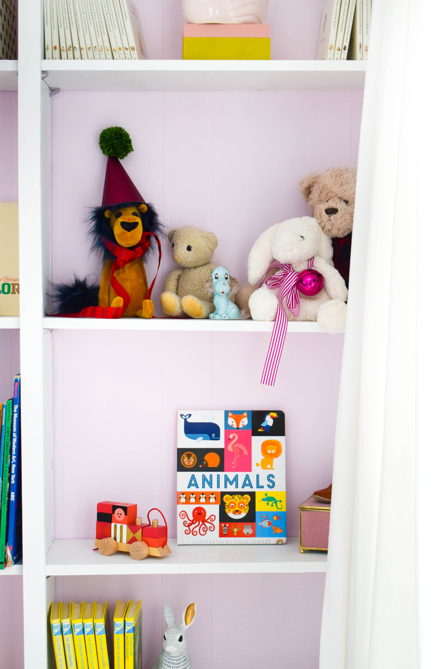 My tried and tested nursery bookshelf styling tips are easy to do, and will make any space look playful and expertly designed.