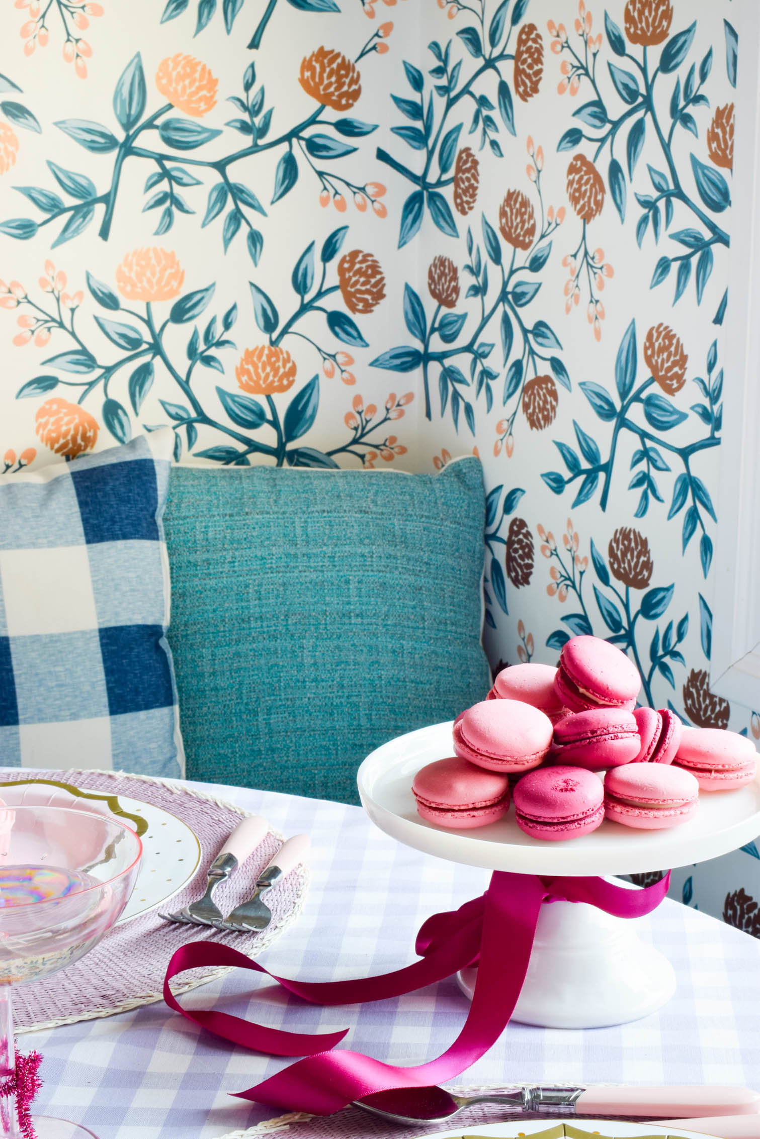 valentine's day table decor doesn't just have to be heart diecuts and cinnamon hearts. A soft purple tablescape, with shades of pink is all you need.