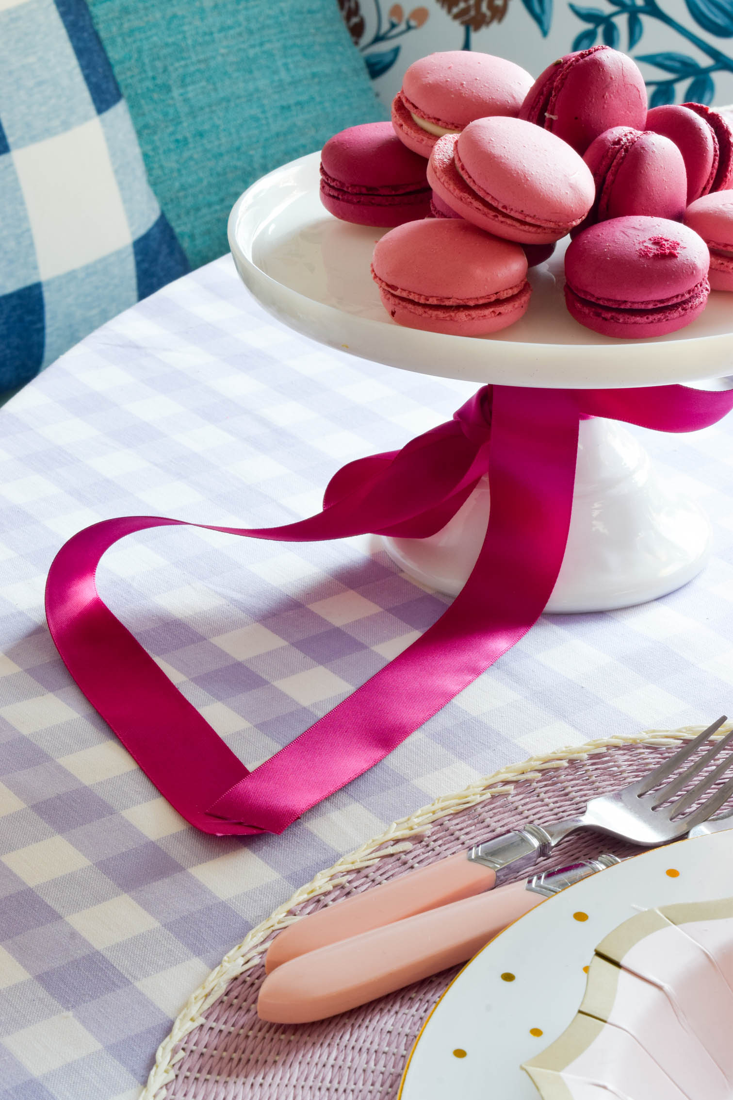 valentine's day table decor doesn't just have to be heart diecuts and cinnamon hearts. A soft purple tablescape, with shades of pink is all you need.