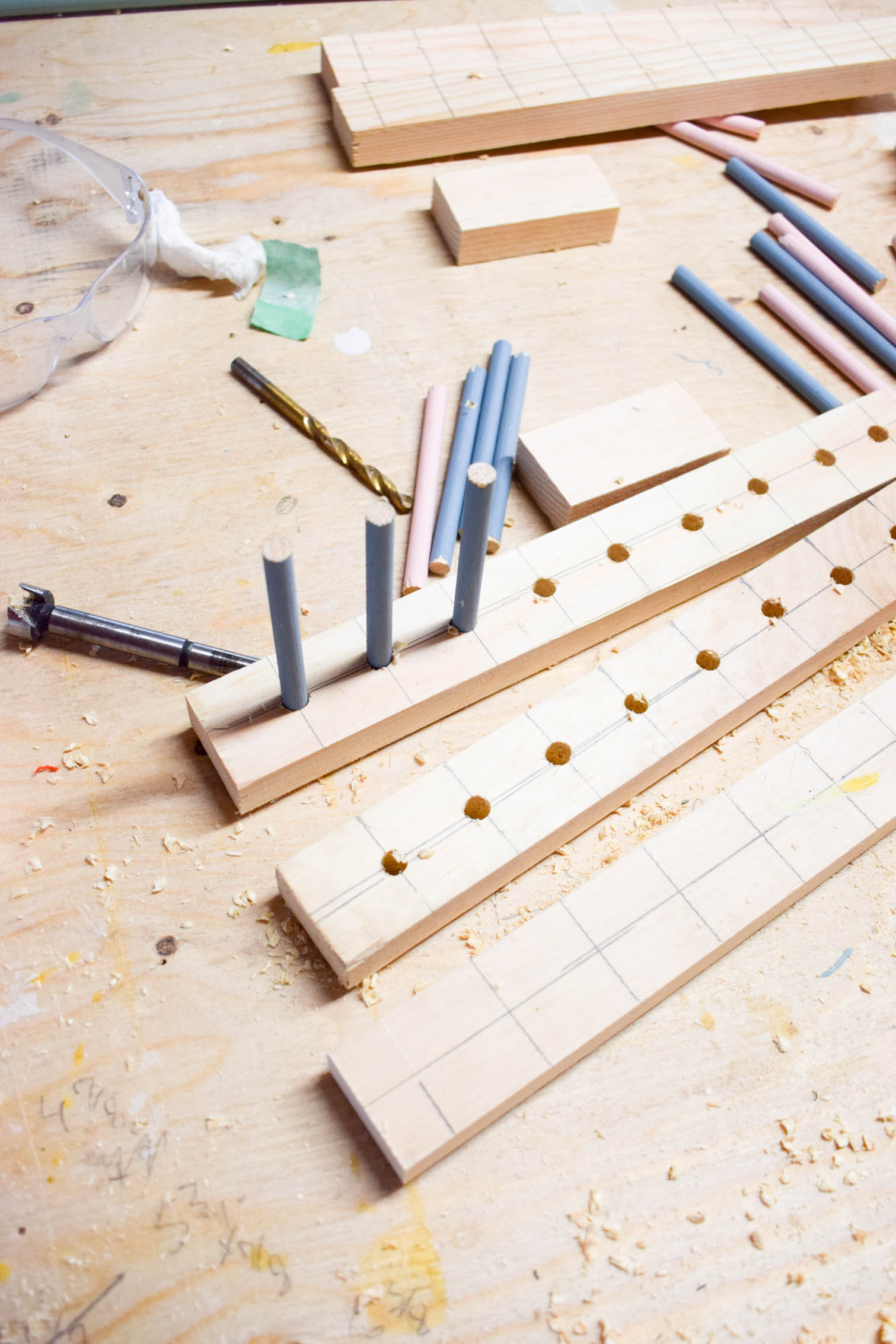 Make some DIY plate racks to organize all your kitchen dishes! You can make yours in a day using wood scraps