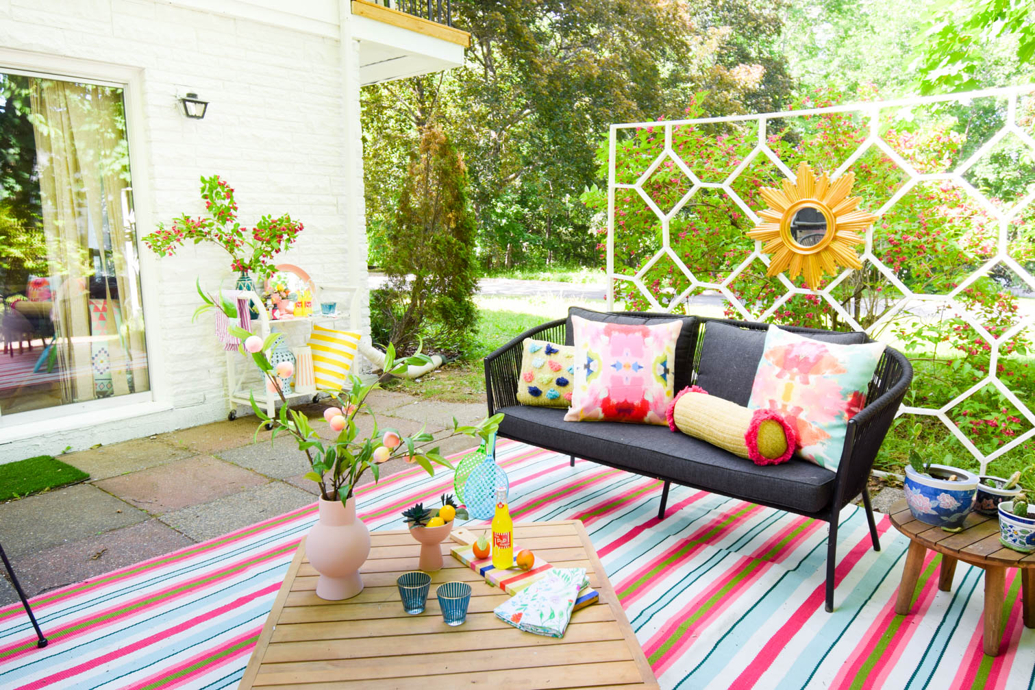 Looking for cohesive and polished ways to bring the color? I've got you covered when it comes to easy colourful patio ideas this summer. Everything from color palettes to sources, neutrals and more!