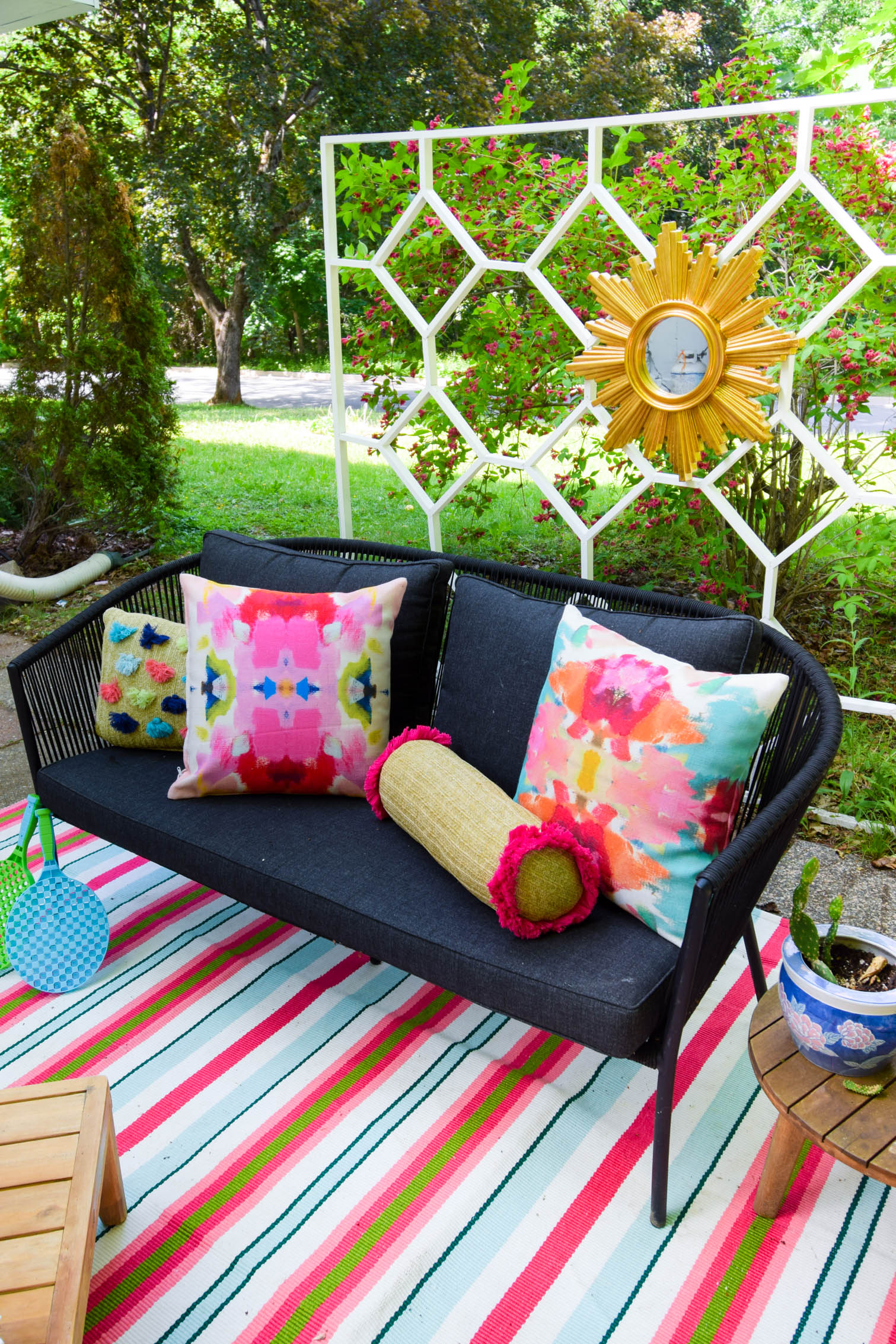 Looking for cohesive and polished ways to bring the color? I've got you covered when it comes to easy colourful patio ideas this summer. Everything from color palettes to sources, neutrals and more!