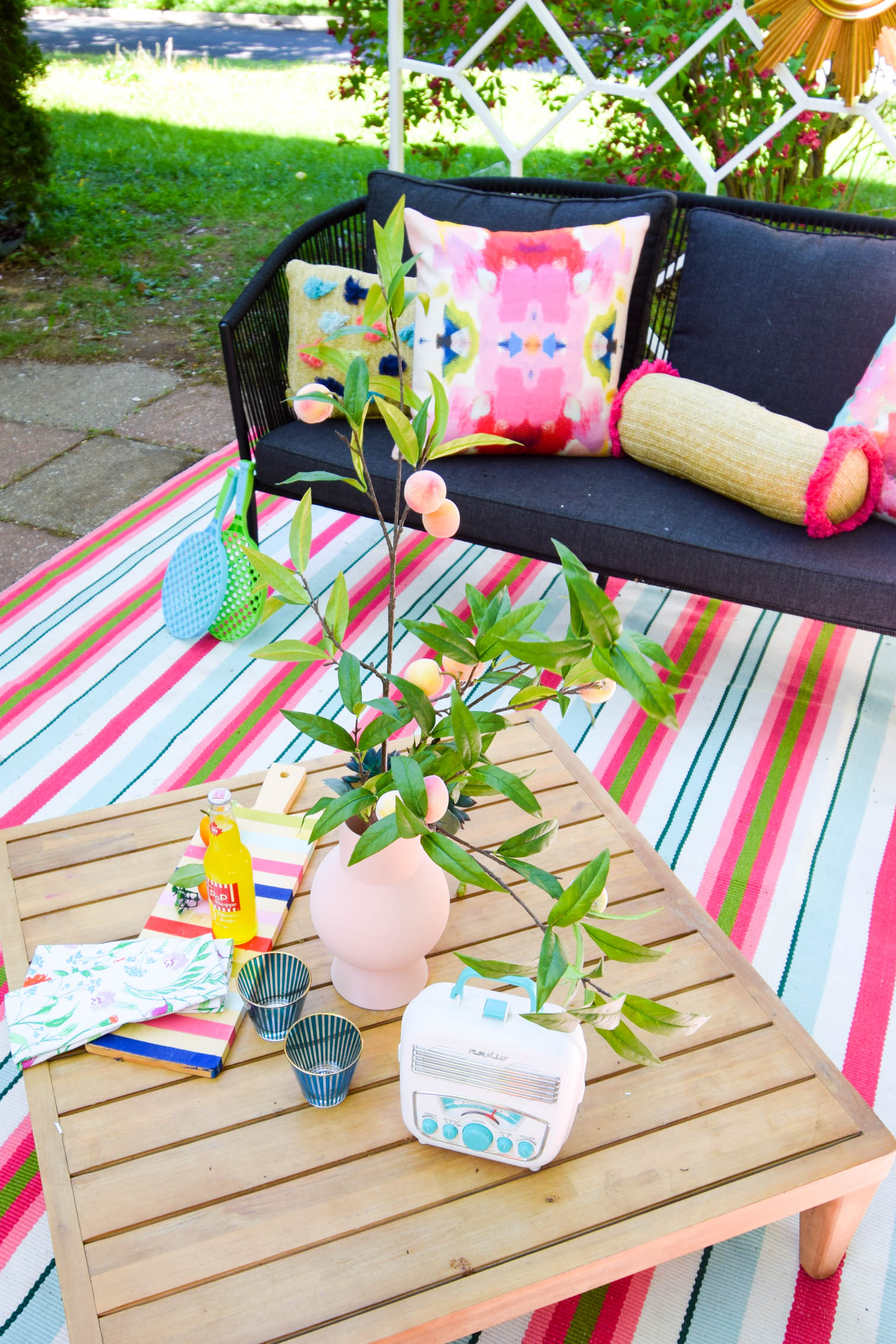 Looking for cohesive and polished ways to bring the color? I've got you covered when it comes to easy colourful patio ideas this summer. Everything from color palettes to sources, neutrals and more!