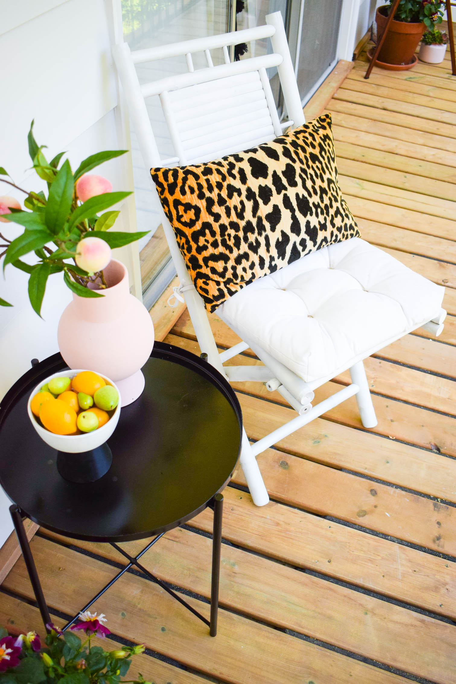 This summer is about enjoying what's at home, and enjoying your surroundings. Here's a few ideas for colourful summer entertaining decor to keep cool in style.