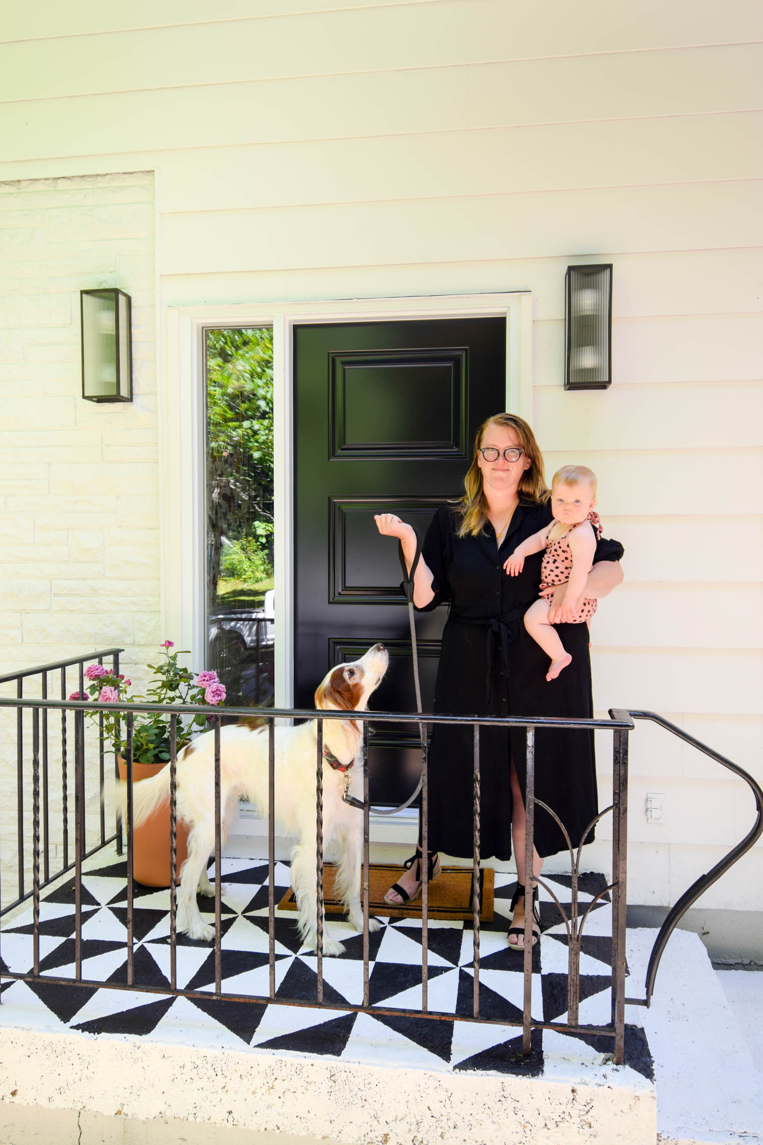 Come see our mid century modern exterior makeover now that's complete! New paint, new door, new vibes - who dis? Come see the process and the decisions behind the look, and grab resources!