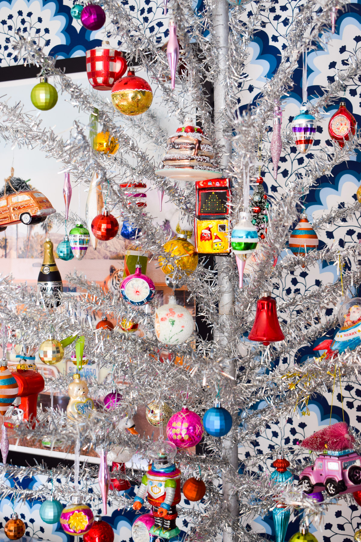 Tinsel on clearance christmas tree