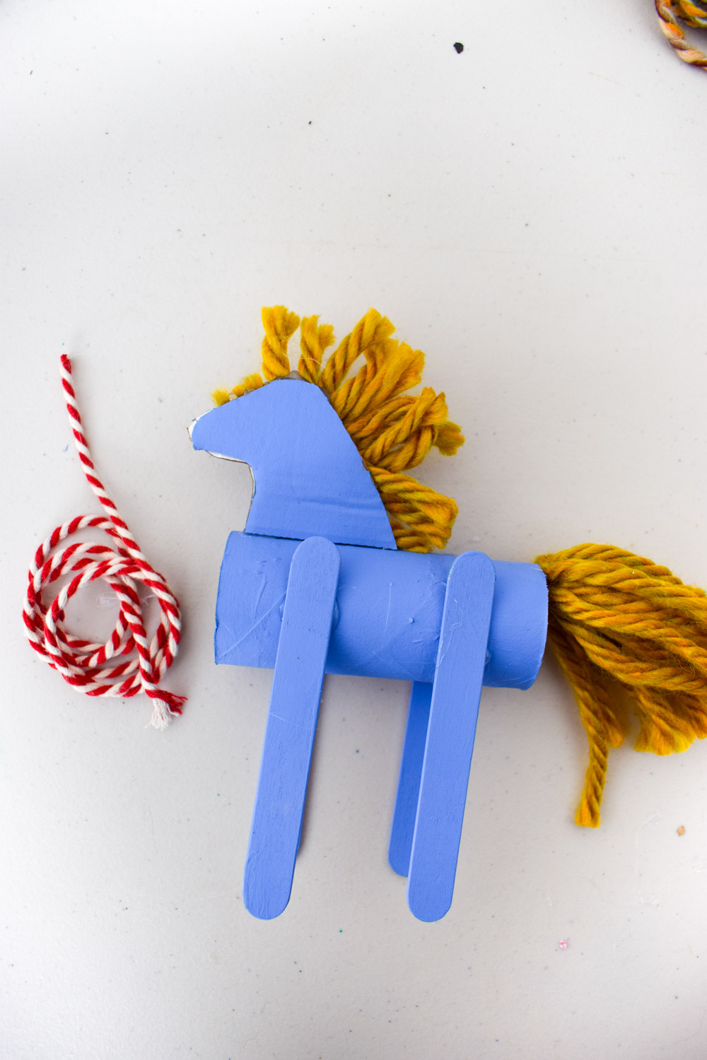 diy toilet paper roll horses are the perfect rainy day craft, and your little ones will get some mileage out of them. Come see how!