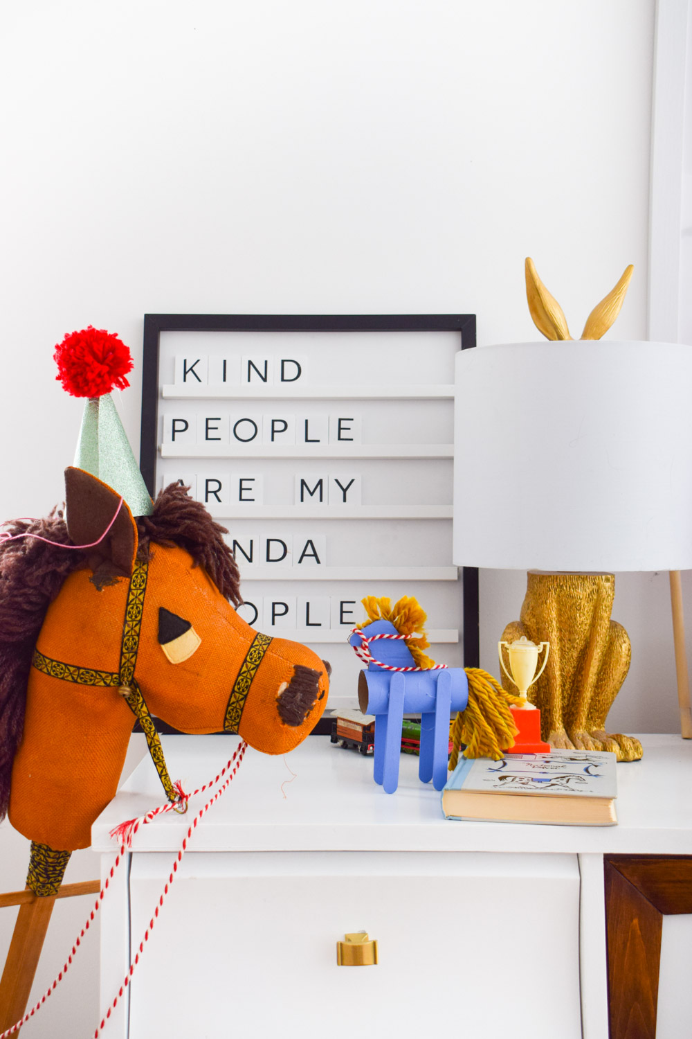 diy toilet paper roll horses are the perfect rainy day craft, and your little ones will get some mileage out of them. Come see how!