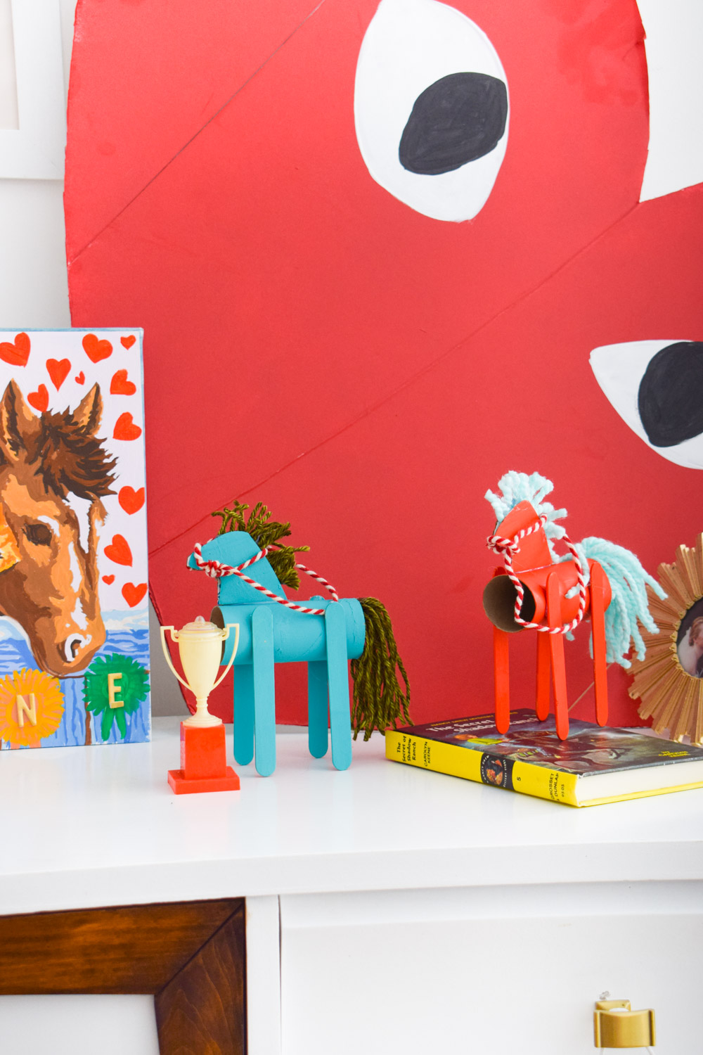 diy toilet paper roll horses are the perfect rainy day craft, and your little ones will get some mileage out of them. Come see how!